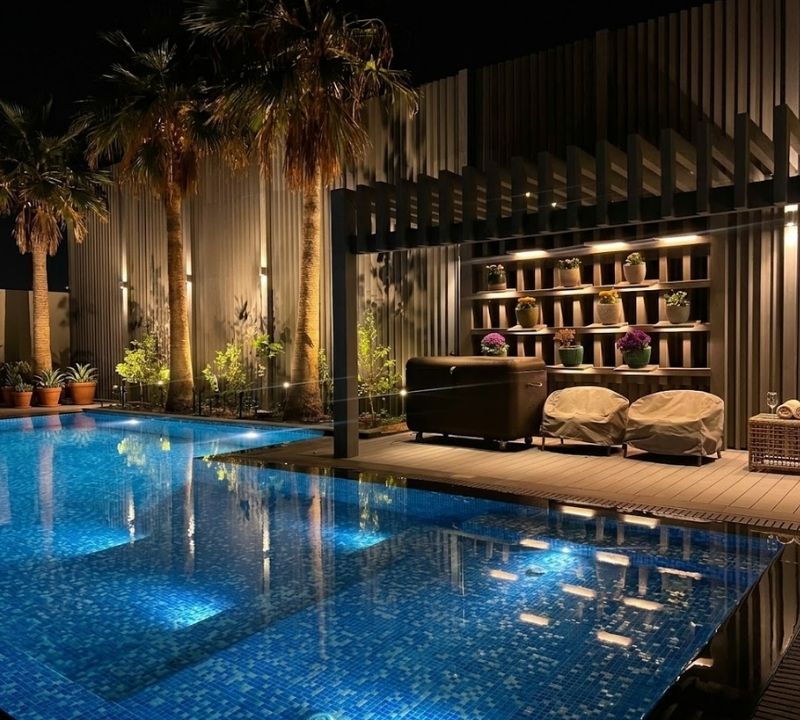 Alberca nocturna Tecnoglass